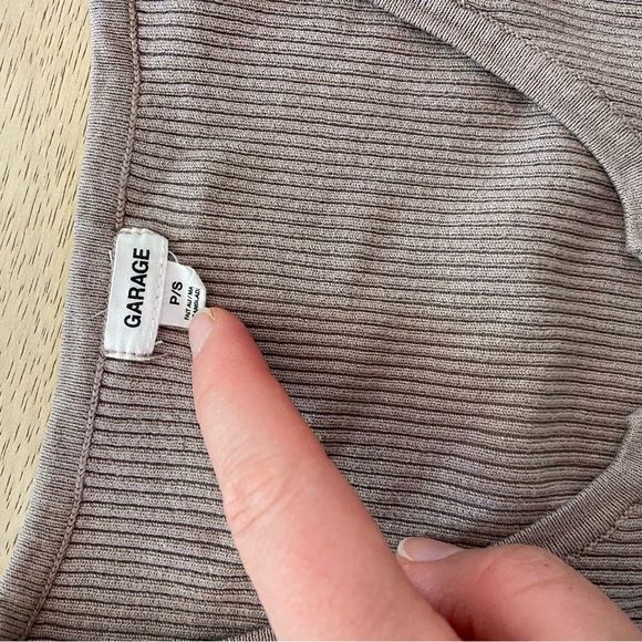 GARAGE Grey/Taupe Long Sleeve Ribbed Crop 
Top Women’s Small - Picture 5 of 7